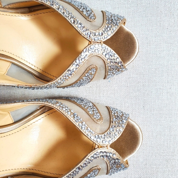 NWOB Ivanka Trump Galantz Satin Mesh Crystal Pumps sz 9 - Picture 1 of 6